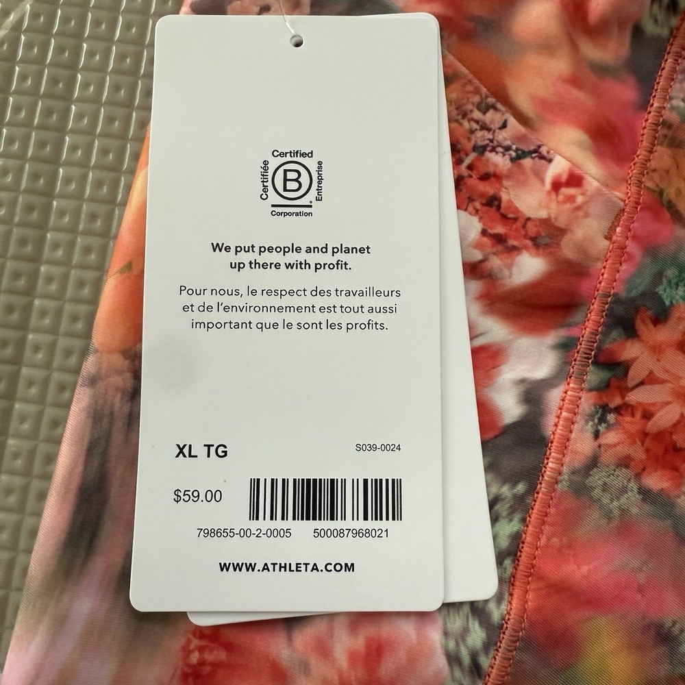 NEW Athleta Salutation Stash Pocket II 5" Short Size XL Watercolor Floral - Picture 3 of 5